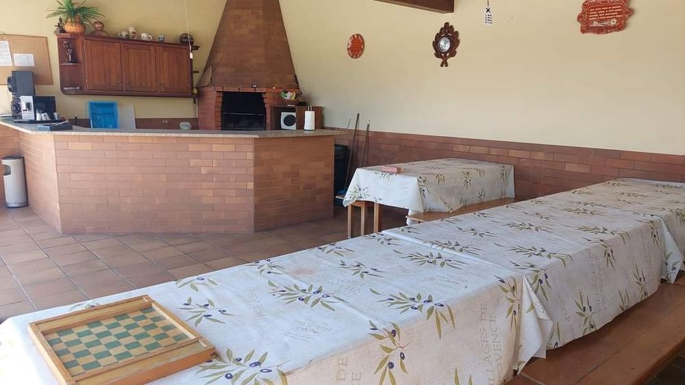 Turismo Rural no Minho, quinta com 8 quartos, piscinas e ténis em 10 m