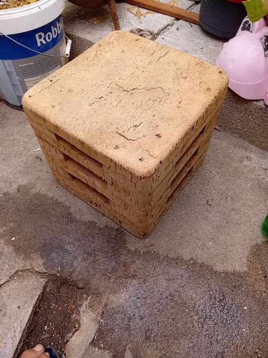 Tropeça. Banco em cortiça