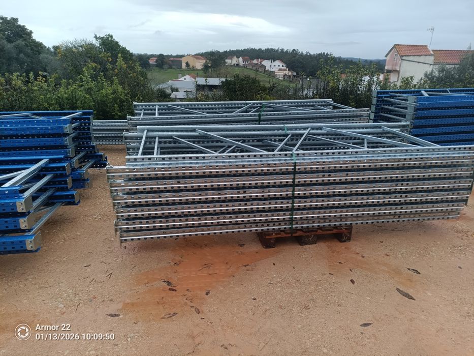 Racks, prateleiras industriais, estantes de armazém
