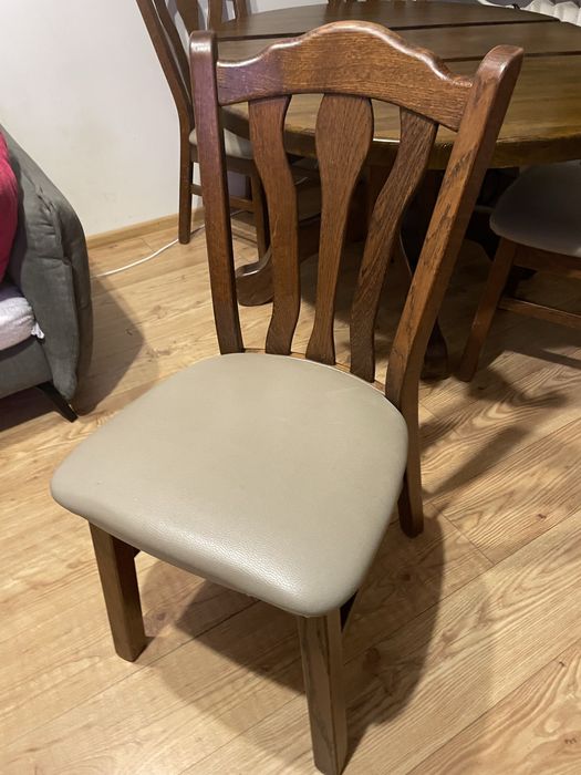 Stół dębowy okrągły rozkładany + cztery krzesła