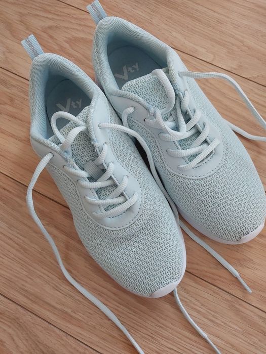 Buty sportowe lekkie sneakersy Vty rozmiar 37