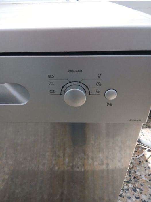 Máquina de Lavar Louça Kunft em Inox – Excelente Estado