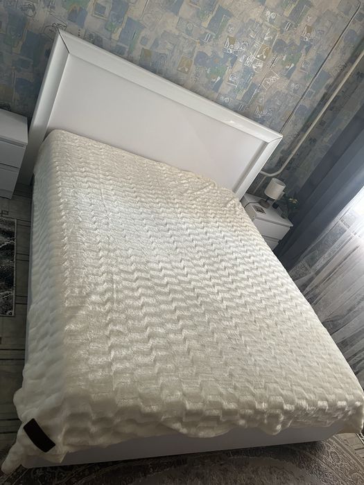 Продам двоспальне ліжко