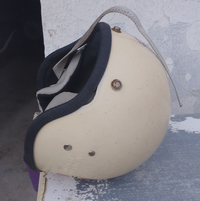 Capacete simples usado