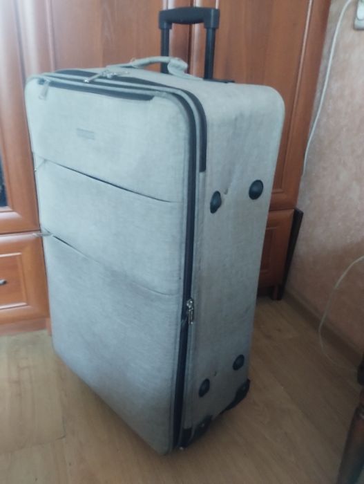 Валіза на 4 колесах.72, см