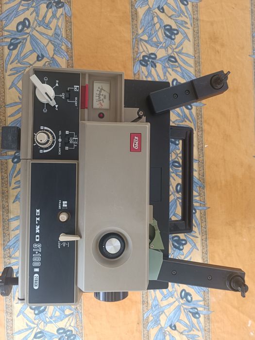 Vintage Elmo ST-180E 2-Track Super 8 MM Sound Projector é Sande