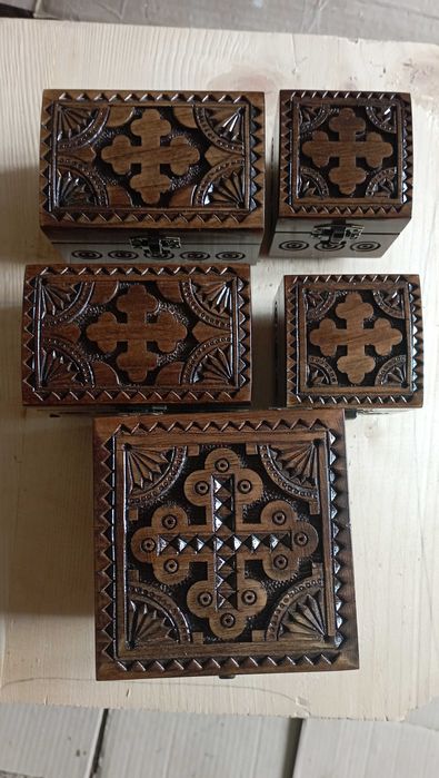 Вироби з дерева, шкатулки