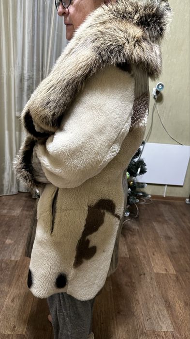 Натуральна дублянка цікавого крою