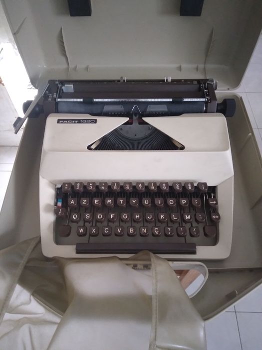 Máquina de escrever e de calcular