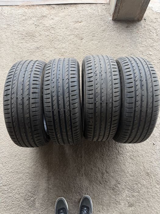 авто шини   235/55/19