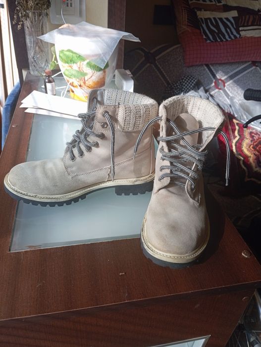 Ботиночки женские набук в хорошем состоянии.