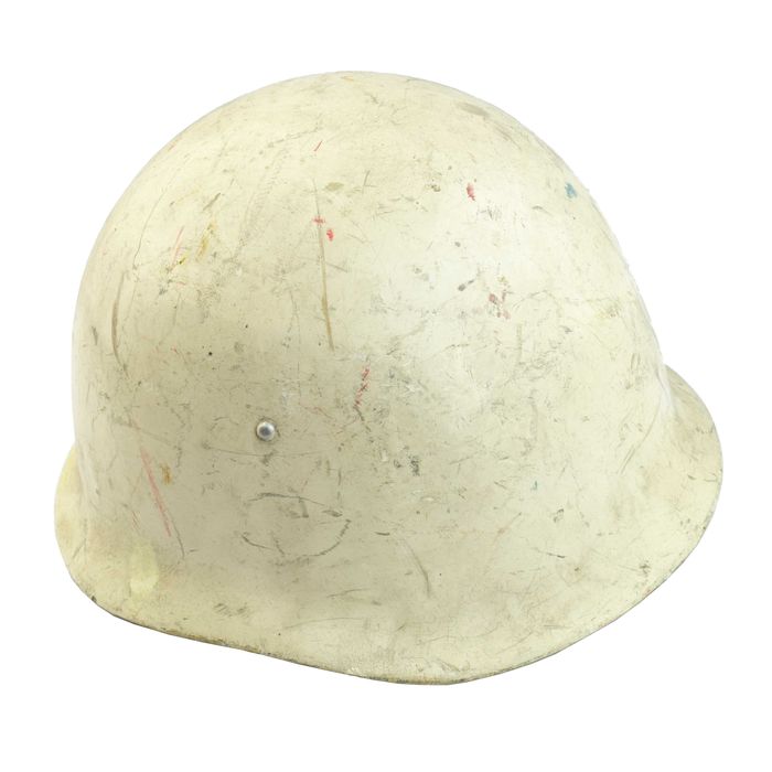 Z magazynów wojskowych kask hełm ochronny PRL OC