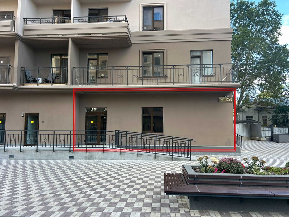 Продам коммерческое помещение ЖК Акрополь
