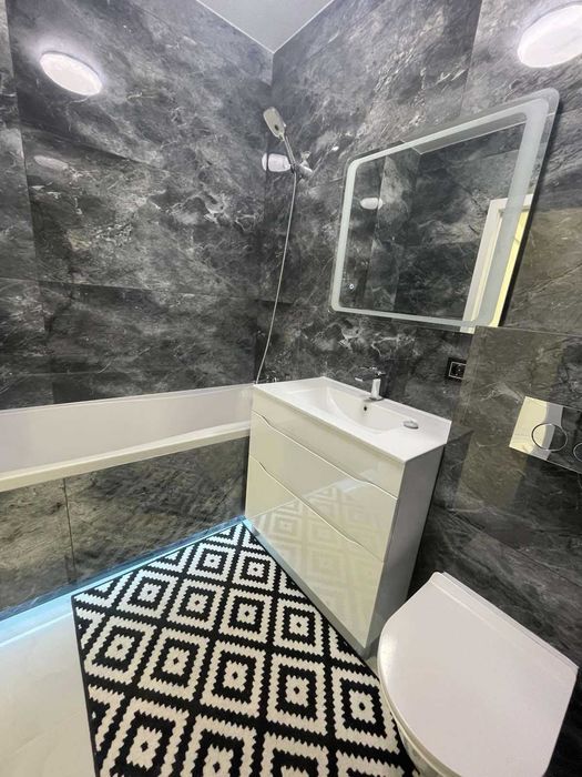 1-но кімнатна квартира з виглялом на річку. Під е-оселю можна!