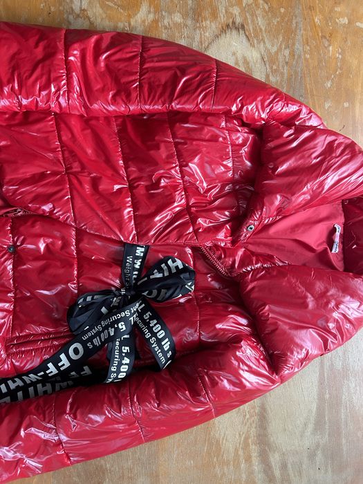 куртка червона з пояском