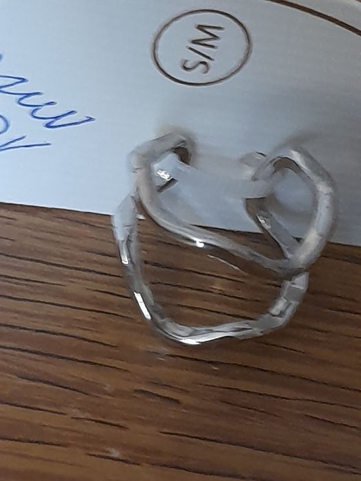 Pierścionek fale w kolorze srebrnym