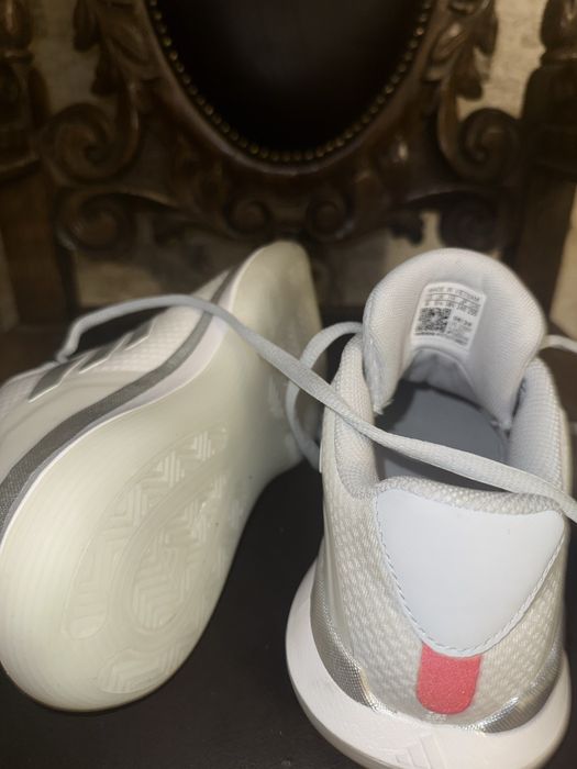 нові кросскій адідас , 23,5 см по устілці