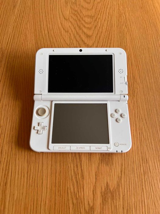 Nintendo 3DS XL Rosa/Branca com 100+ Jogos
