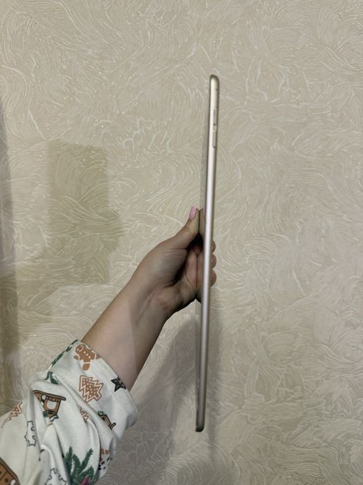 Планшет Айпад  + рожевий чохол