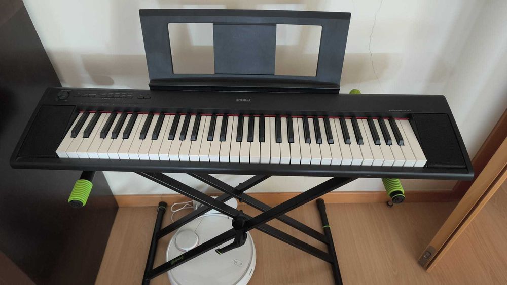 Piano Digital Yamaha Piaggero NP-12 + Suporte + Capa (Como Novo)