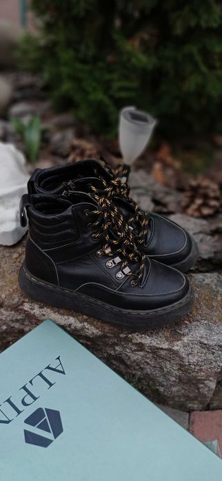 Взуття зимове сапожки