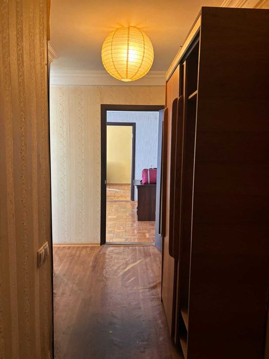 продам 2-х кімн. метро Васильківська, без комісіі