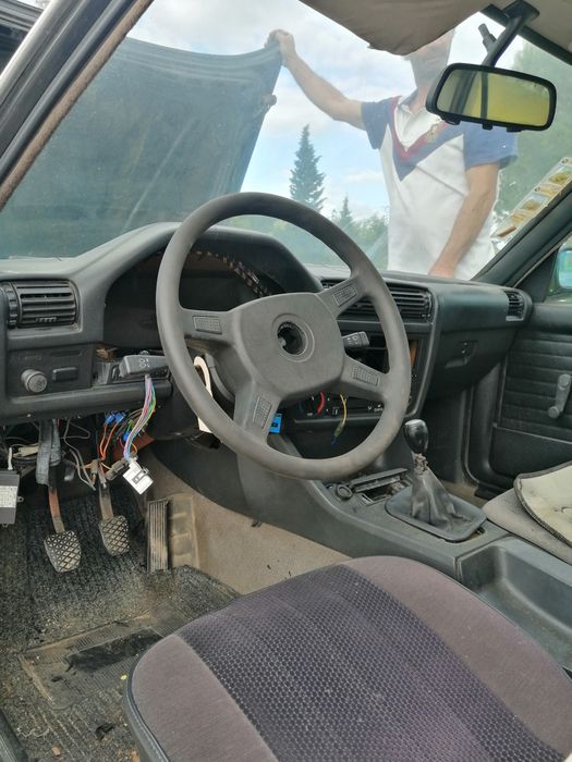 BMW 316i E30 1988 já só motor e caixa de velocidades