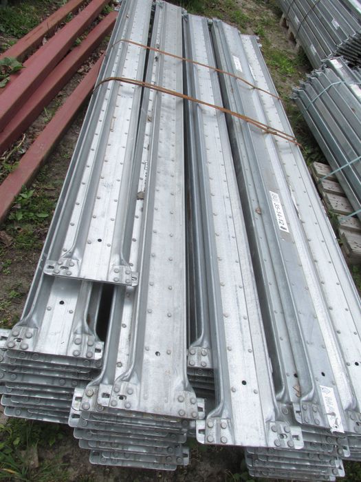 Regał metalowy wysoki