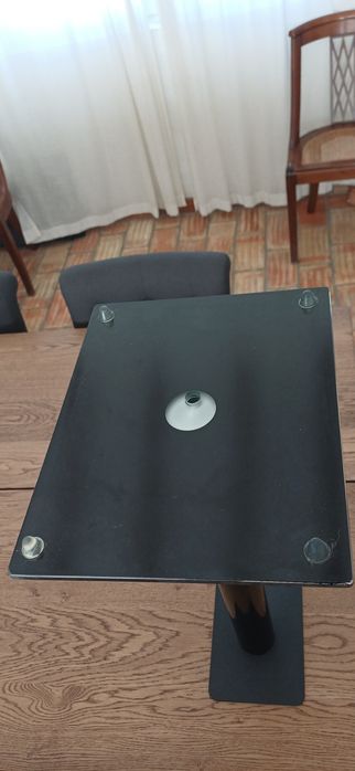 Pés para colunas monitoras. Floor stand