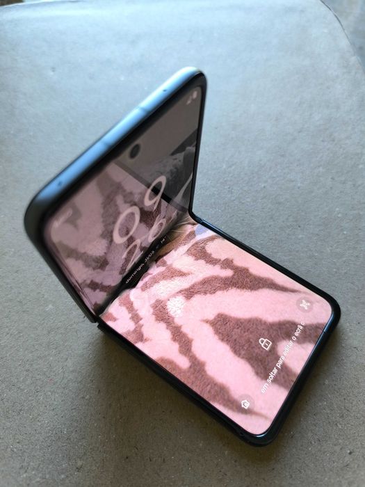 Vendo Motorola RAZR 50 na garantia