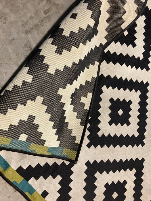 Tapete retangular amarelo outro quadrado ikeia