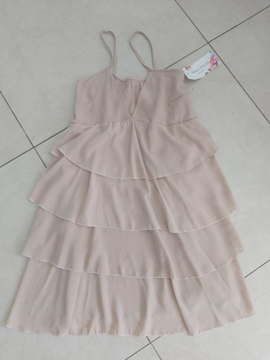 Nowa sukienka beż falbany S/M