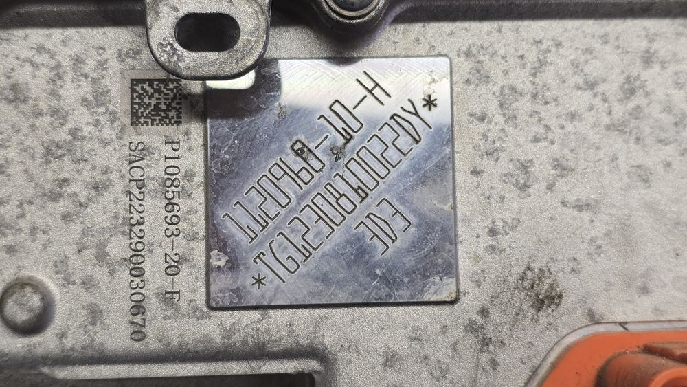 Інвертор двигуна Tesla Model 3 Y 1120960-10-H