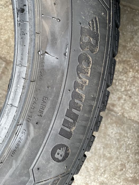 Шини резина 185/60/15 r15 Barum комплект зимні