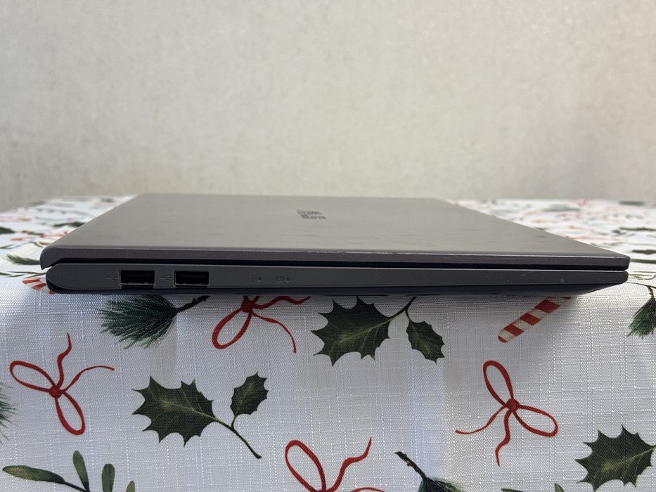 Asus Vivobook X512u i5-8250u nvidia mx130 8gb 128gb ssd 1 Tb hdd