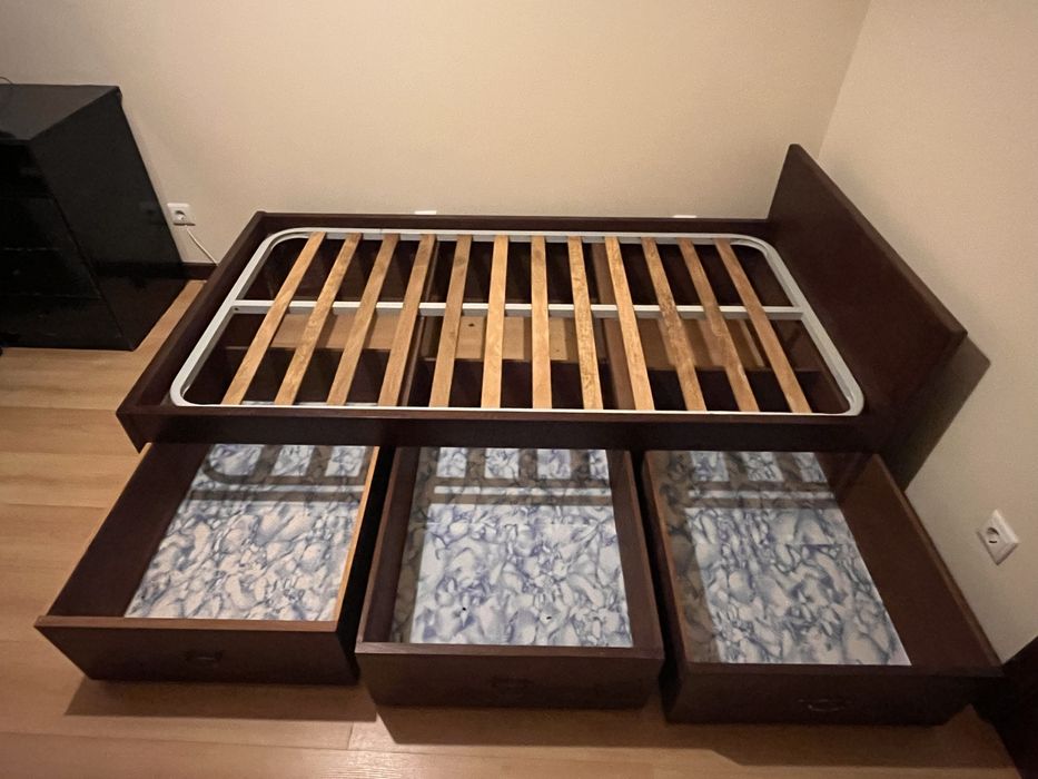 Cama de solteiro completa