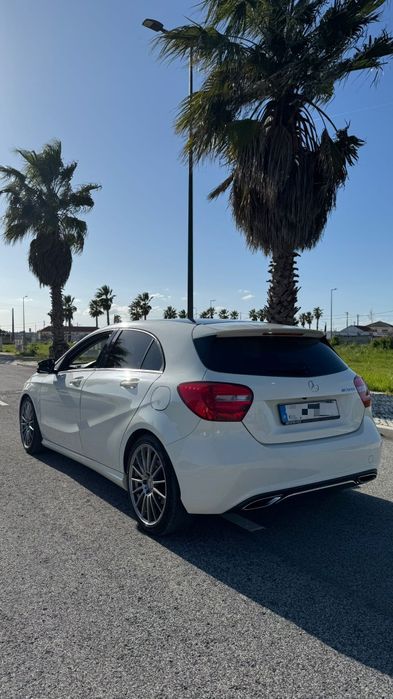 Mercedes A 180 com sistema de gravação para o telemóvel