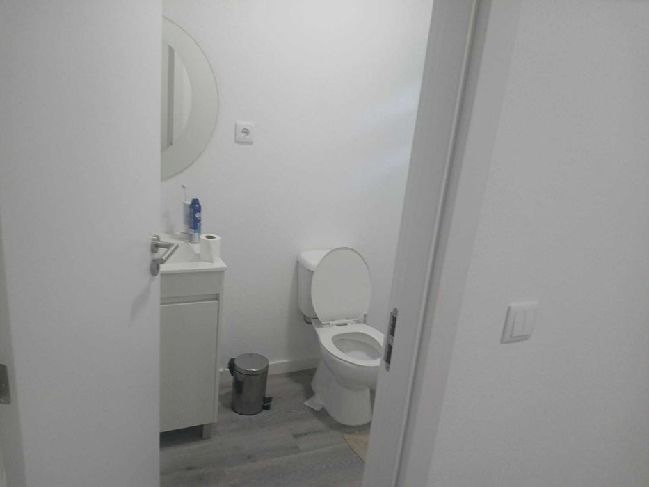 Alugo quartos para ferias em zona calma