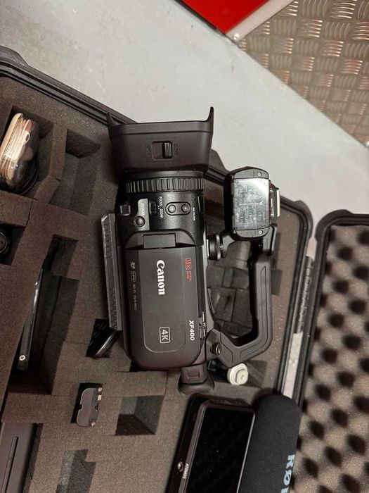 Profesjonalny zestaw wideo 4K w skrzyni – Canon XF400 + Lampa LED + Atomos Ninja V + Sennheiser ew 100 ENG G4 + Rode NTG4+ + akumulatory itp.