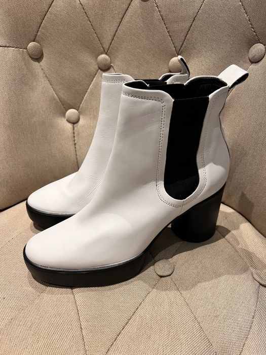 Ecco botki damskie białe skórzane na słupku 39 jak nowe