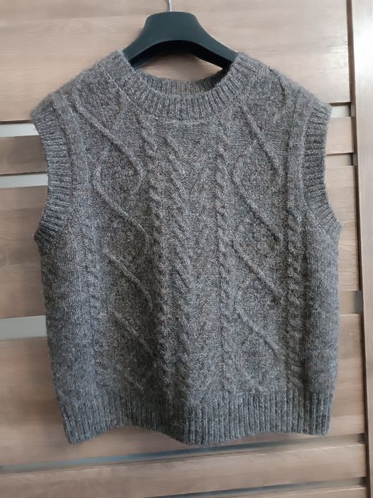 Мохерова шерстяна жилетка