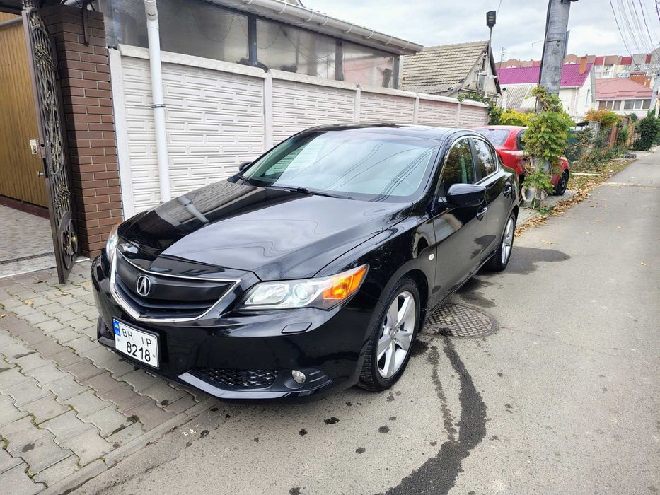 Авто обслуговувалася до дрібниць 
Додатково встановлено омивачі фар,передні парктроніки,знешумлена
Нова всесезонна гума,новий акумулятор,нові свічки,олія у двигуні(оригінал)2000км тому поміняна
По Америці незначний удар в заднє крило,цілі подушки
По авто обслужано,та працює абсолютно все
Дуже надійний автомобіль,у чудовому стані,ТО производилось ранее заявленных сроков официальным дилером, продажа в связи с покупкой Acura TLX facelift