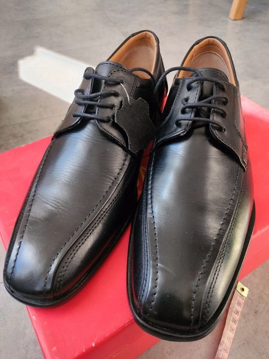 Czarne pantofle męskie