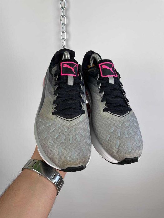 Жіночі спортивні кросівки puma speed 300