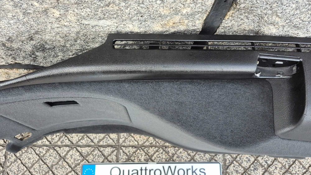 AUDI A4 B5 (8D) Avant - Quartela da Mala esquerda em MUITO BOM ESTADO*