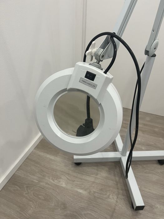 Lupa com lampada