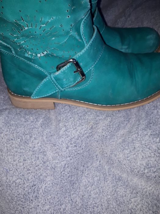 Witam mam do sprzedania buty damskie kozaki. wiosenne