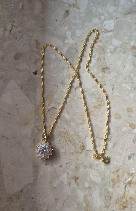 Srebrny łańcuszek z 2-karatowym moissanitem