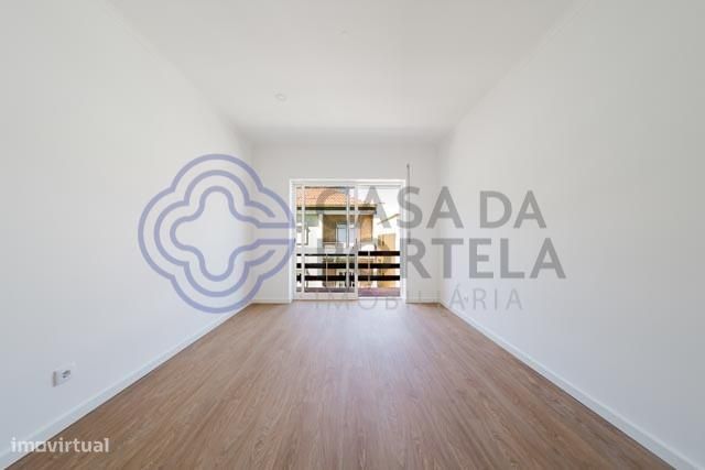T3 com varanda no centro