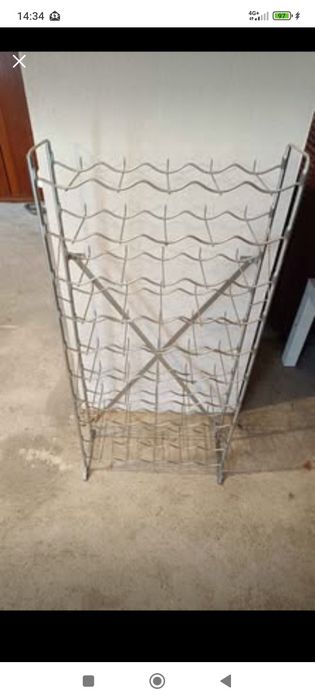 Garrafeira metálica 50 Garrafas.